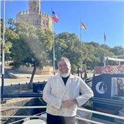 Maestro de Español con mas de 30 años de experiencia en Docencia, además de ser Psicoanalista. Estoy para ayudarte!